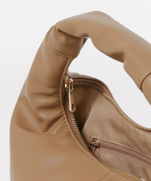 RODE SKO（ロデスコ）の「キルティングトートバッグ（トートバッグ・レディース・ブラック/キャメル・ONE）」の11枚目の写真