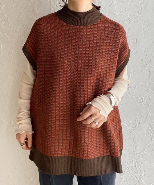 She's Closet(シーズクローゼット)の「オーバーサイズモックネック配色柄編みニットベスト(ベスト・レディース・アイボリー/ベージュ/ダークオレンジ/ダークグリーン・FREE)」の4枚目の写真