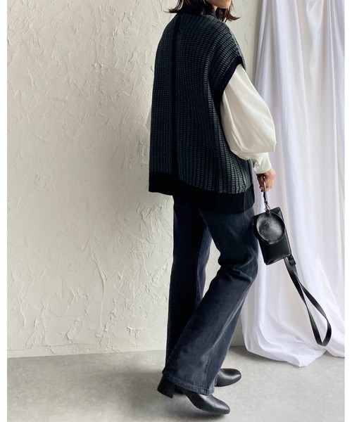 She's Closet(シーズクローゼット)の「オーバーサイズモックネック配色柄編みニットベスト(ベスト・レディース・アイボリー/ベージュ/ダークオレンジ/ダークグリーン・FREE)」の11枚目の写真