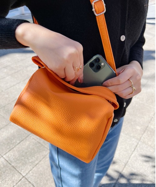 H.Warren(エイチウォーレン)の「2WAYミニボストン&ショルダーPUバッグ(ショルダーバッグ・レディース・ホワイト/ブラック/オレンジ・FREE)」の6枚目の写真