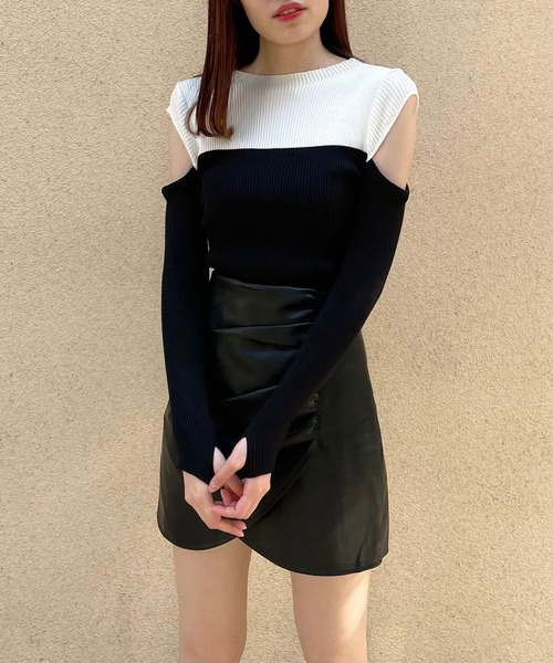 Crea titty&Co. PETIT(クレアティティーアンドコープチ)の「【Crea titty&Co.PETIT】バイカラーオープンショルダートップス(Tシャツ/カットソー・レディース・ブラック・FREE)」の7枚目の写真