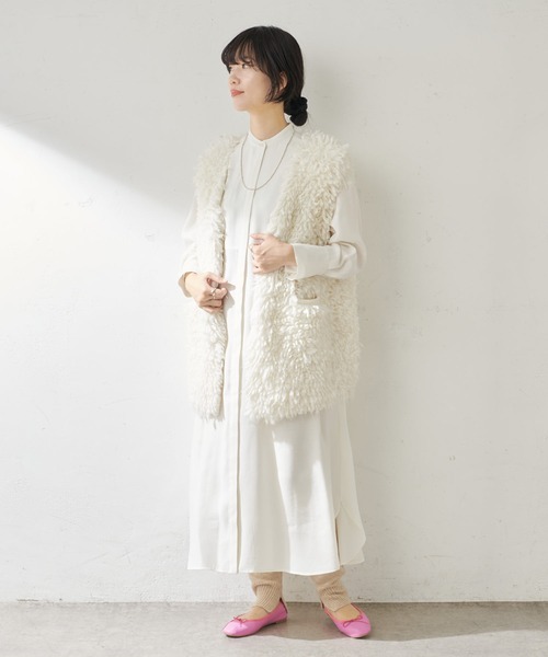 SHENERY(シーナリー)の「ループヤーンニットベスト(ニット/セーター・レディース・オフホワイト/ブラック・FREE)」の9枚目の写真