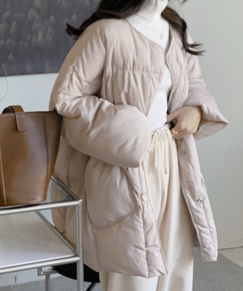 emi+（エミプラス）の「ボリュームスリーブキルティングノーカラー中綿ジャケット（ダウンジャケット/コート・レディース・ブラック/ベージュ/モカ/チャコールグレー/ブラウン/アイボリー/カーキ/ホワイト・FREE/M/L）」の15枚目の写真