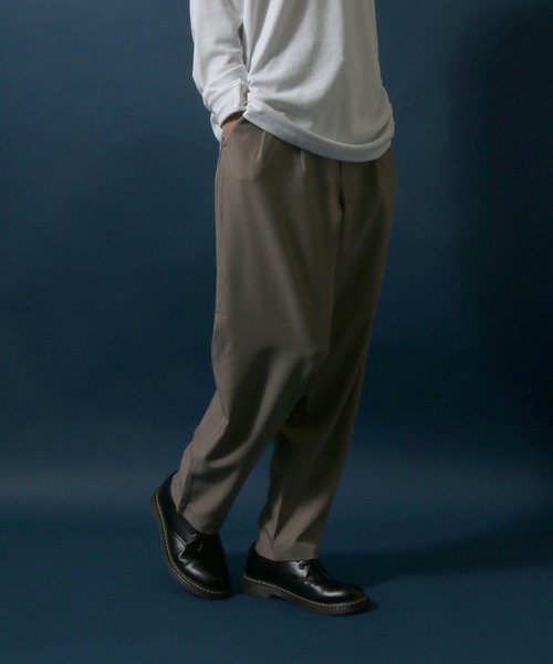 ANPAS（アンパス）の「Wide Tuck Tapered Pants/ワイドタックテーパードパンツ スラックス カラーパンツ（スラックス・メンズ・ブラック/ベージュ/グレー/オートミール・LL/M/L）」の13枚目の写真