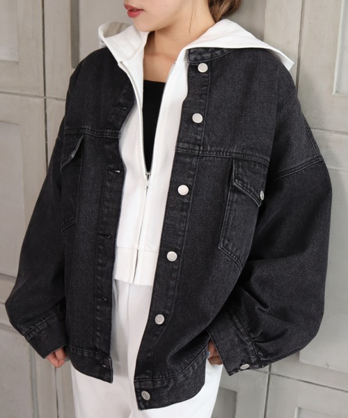 moment+（モーメントプラス）の「ノーカラーラフサイズデニムジャケット（デニムジャケット・レディース・ブラック/サックスブルー/インディゴブルー・FREE）」の17枚目の写真