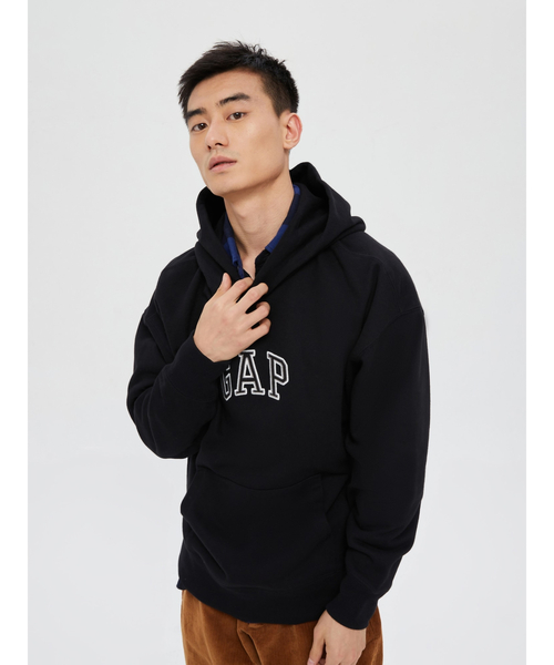 GAP(ギャップ)の「ミニアーチロゴプルオーバーパーカー(パーカー・メンズ・ブルー/グレー/ブラック/イエロー・S/XL/XXS/M/L/XS)」の2枚目の写真