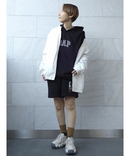 GAP(ギャップ)の「ミニアーチロゴプルオーバーパーカー(パーカー・メンズ・ブルー/グレー/ブラック/イエロー・S/XL/XXS/M/L/XS)」の14枚目の写真