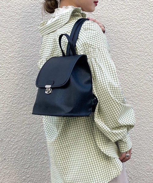 w closet(ダブルクローゼット)の「アソート柄ミニリュック(バックパック/リュック・レディース・ブラック/その他1/キャメル・FREE)」の2枚目の写真