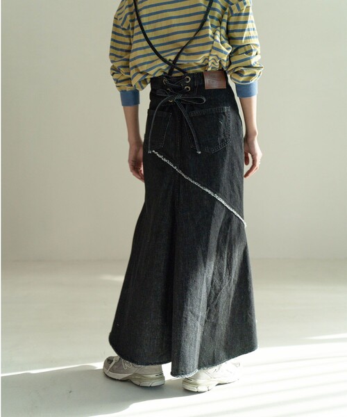 FREAK'S STORE（フリークスストア）の「SOMETHING × FREAK'S STORE/サムシング 別注Laceup Fringe Skirt/別注レースアップフリンジスカート(デニムスカート)（デニムスカート・レディース・ブラック/ブルー・S/M）」の10枚目の写真