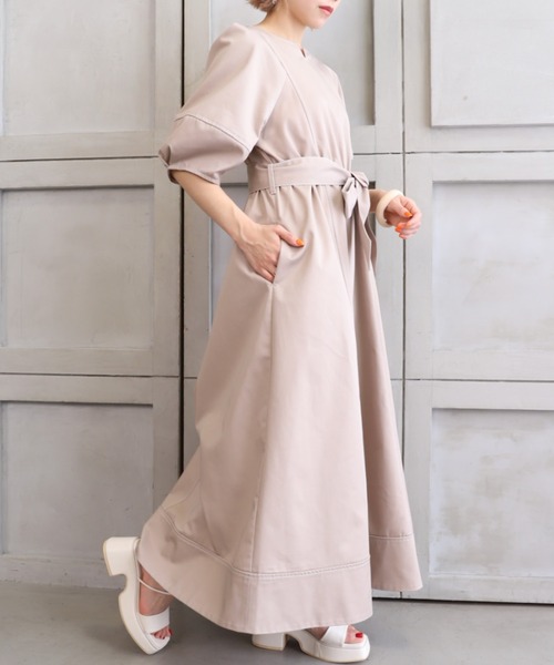 moment+(モーメントプラス)の「ライトオンスデニム&T/Cツイル ランタンスリーブキーネックマキシワンピース(ワンピース・レディース・ブラック/サックスブルー/インディゴブルー/グレイッシュベージュ・M)」の13枚目の写真