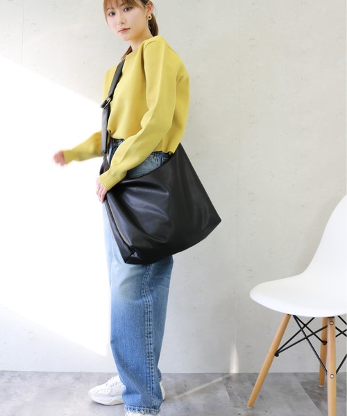 Per sist ence(パーシエンス)の「Per sist ence/パーシエンス ソフトフェイクレザーラウンドショルダーバッグ(ショルダーバッグ・レディース・ブラック/ベージュ/グレー・FREE)」の9枚目の写真