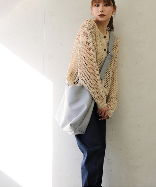Per sist ence(パーシエンス)の「Per sist ence/パーシエンス ソフトフェイクレザーラウンドショルダーバッグ(ショルダーバッグ・レディース・ブラック/ベージュ/グレー・FREE)」の12枚目の写真