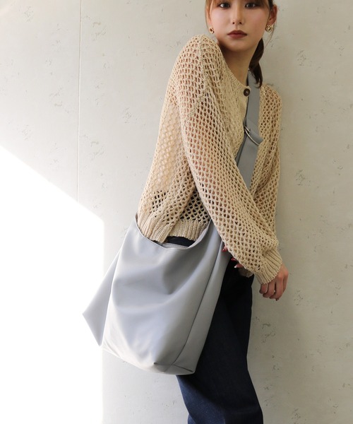 Per sist ence(パーシエンス)の「Per sist ence/パーシエンス ソフトフェイクレザーラウンドショルダーバッグ(ショルダーバッグ・レディース・ブラック/ベージュ/グレー・FREE)」の13枚目の写真