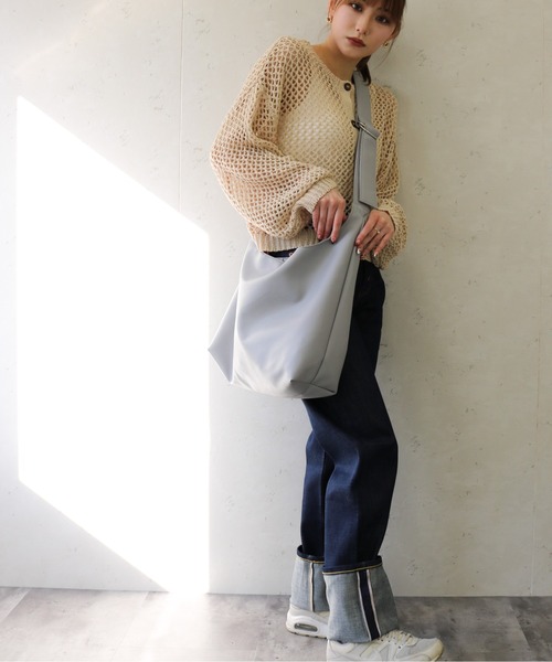 Per sist ence(パーシエンス)の「Per sist ence/パーシエンス ソフトフェイクレザーラウンドショルダーバッグ(ショルダーバッグ・レディース・ブラック/ベージュ/グレー・FREE)」の14枚目の写真