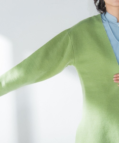 socolla（ソコラ）の「【socolla】ダブルフェイス深Vネックニット≪手洗い可能≫（ニット/セーター・レディース・ベージュ/ネイビー/ピンク/グリーン・M）」の11枚目の写真