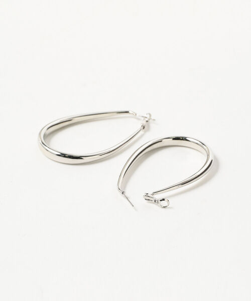 Ray BEAMS(レイビームス)の「Ray BEAMS / パイプ オーバル ピアス(ピアス(両耳用)・レディース・シルバー/ゴールド・ONE SIZE)」の4枚目の写真