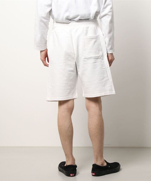 GOLDEN GOOSE（ゴールデングース）の「GOLDEN GOOSE Star Collection / SWEAT SHORTS WIDE LEG / MULTI STAR（スウェットパンツ・メンズ・ホワイト系その他/ブラック系その他・SMALL/MEDIUM/LARGE）」の6枚目の写真