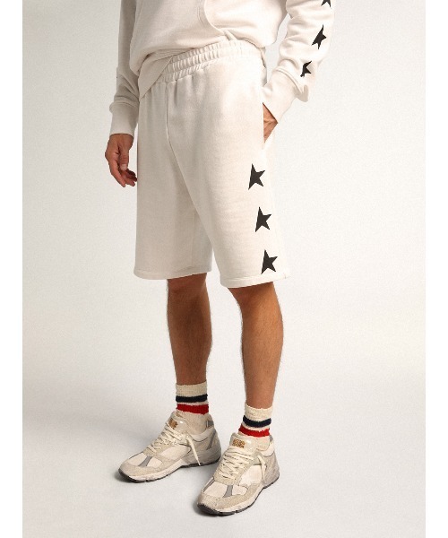 GOLDEN GOOSE（ゴールデングース）の「GOLDEN GOOSE Star Collection / SWEAT SHORTS WIDE LEG / MULTI STAR（スウェットパンツ・メンズ・ホワイト系その他/ブラック系その他・SMALL/MEDIUM/LARGE）」の2枚目の写真