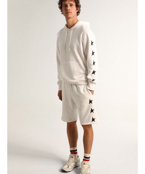GOLDEN GOOSE（ゴールデングース）の「GOLDEN GOOSE Star Collection / SWEAT SHORTS WIDE LEG / MULTI STAR（スウェットパンツ・メンズ・ホワイト系その他/ブラック系その他・SMALL/MEDIUM/LARGE）」の4枚目の写真