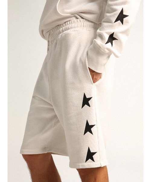 GOLDEN GOOSE（ゴールデングース）の「GOLDEN GOOSE Star Collection / SWEAT SHORTS WIDE LEG / MULTI STAR（スウェットパンツ・メンズ・ホワイト系その他/ブラック系その他・SMALL/MEDIUM/LARGE）」の13枚目の写真