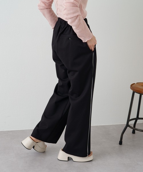 WHIMSIC（ウィムジック）の「【WHIMSIC】パイピングトラックパンツ（スラックス・レディース・ブラック/ベージュ/パープル・FREE）」の14枚目の写真