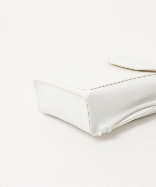 Ungrid（アングリッド）の「【Ca】フェイクレザーショルダーBAG（ショルダーバッグ・レディース・アイボリー/ブラック・FREE）」の4枚目の写真