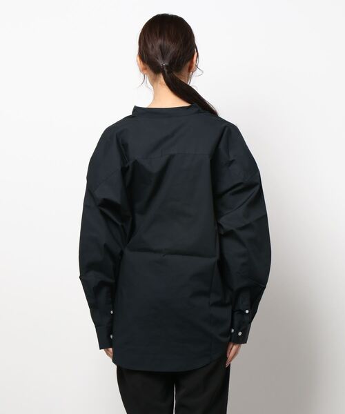 INASTUDIOS ZOO(イーナストゥディオスズー)の「「INASTUDIOS SELECT」ルーズフィット ブロード バンドカラーシャツ(シャツ/ブラウス・レディース・ホワイト/ブラック/グレイッシュベージュ/グリーン/サックスブルー/ホワイト系その他/イエロー/ブルー/ラベンダー/ブラック系その他/グリーン系その他・MEDIUM/LARGE/X-LARGE)」の13枚目の写真