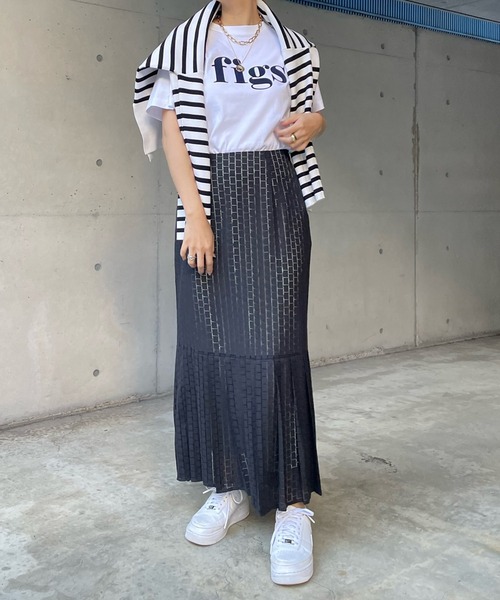 DouDou（ドゥドゥ）の「【WEB限定】figsフロッキーTEE（Tシャツ/カットソー・レディース・ホワイト/オフホワイト/チャコールグレー/ダークグレー・FREE）」の18枚目の写真