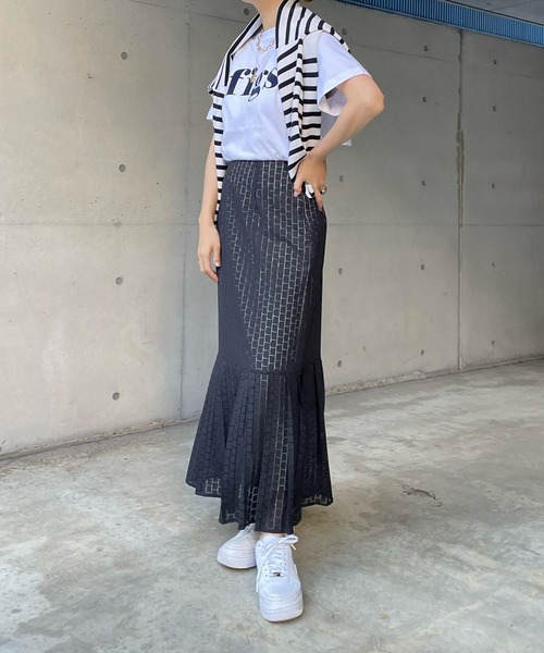 DouDou（ドゥドゥ）の「【WEB限定】figsフロッキーTEE（Tシャツ/カットソー・レディース・ホワイト/オフホワイト/チャコールグレー/ダークグレー・FREE）」の20枚目の写真