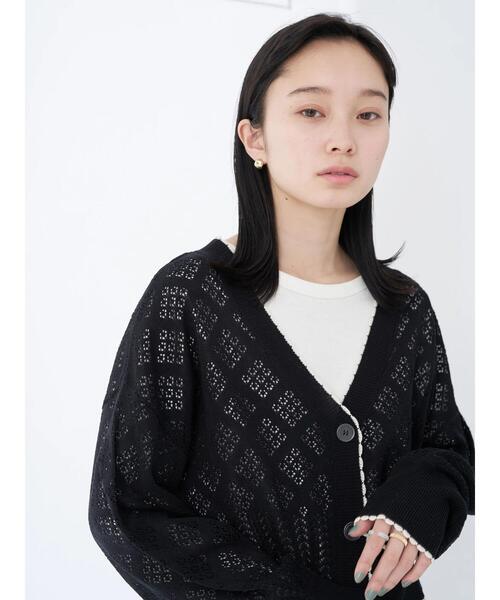 earth music&ecology(アースミュージックアンドエコロジー)の「配色透かしカーディガン(カーディガン/ボレロ・レディース・ブラック/オフホワイト・FREE)」の18枚目の写真