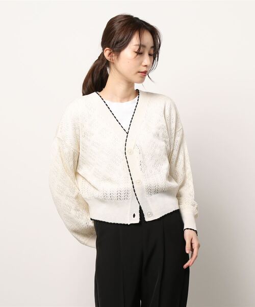 earth music&ecology(アースミュージックアンドエコロジー)の「配色透かしカーディガン(カーディガン/ボレロ・レディース・ブラック/オフホワイト・FREE)」の3枚目の写真