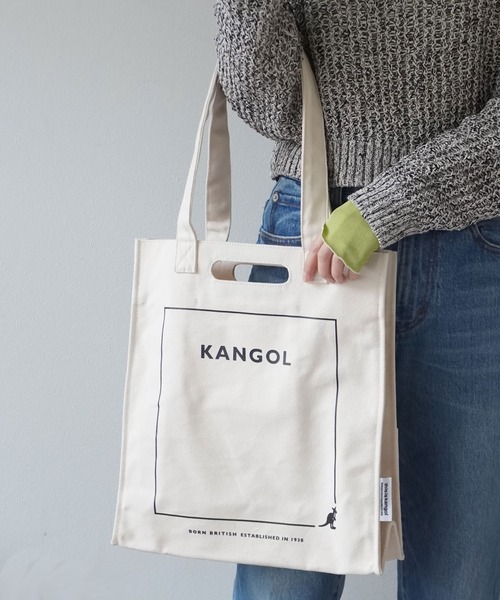 KANGOL（カンゴール）の「【 KANGOL / カンゴール 】 プリント スクエア 2WAY キャンバス トートバッグ（トートバッグ・メンズ・オフホワイト/ホワイト系その他・FREE）」の2枚目の写真