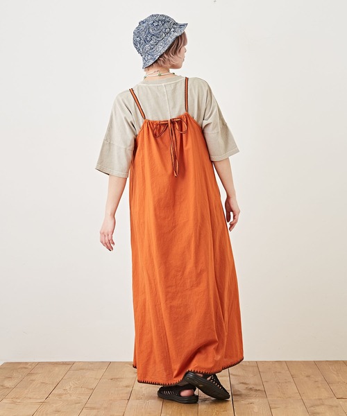 CUBE SUGAR（キューブシュガー）の「綿ボイル無地キャミソールワンピース（ワンピース・レディース・オレンジ/ブルー/グリーン/ナチュラル・M）」の11枚目の写真