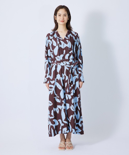 ROPE'（ロペ）の「アブストラクトプリントサックワンピース/サッシュベルト付き（ワンピース・レディース・ワイン/オレンジ・36/38）」の11枚目の写真