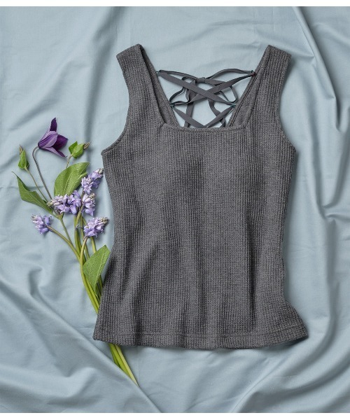 PEACH JOHN（ピーチジョン）の「【柔らかワッフル素材のパッド付きタンクトップ】ワンマイルワッフルパデットタンク（タンクトップ・レディース・ブラウン/グレー/アイボリー・S/M/M/L）」の3枚目の写真