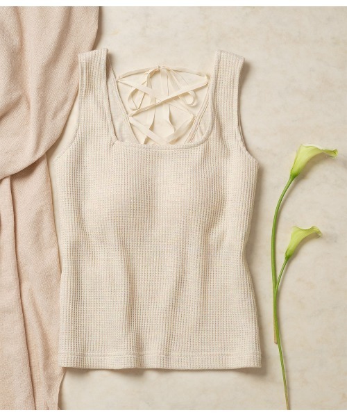 PEACH JOHN（ピーチジョン）の「【柔らかワッフル素材のパッド付きタンクトップ】ワンマイルワッフルパデットタンク（タンクトップ・レディース・ブラウン/グレー/アイボリー・S/M/M/L）」の2枚目の写真