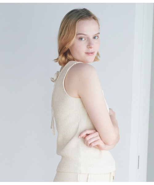 PEACH JOHN（ピーチジョン）の「【柔らかワッフル素材のパッド付きタンクトップ】ワンマイルワッフルパデットタンク（タンクトップ・レディース・ブラウン/グレー/アイボリー・S/M/M/L）」の5枚目の写真