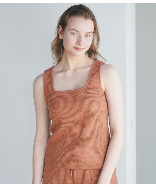 PEACH JOHN（ピーチジョン）の「【柔らかワッフル素材のパッド付きタンクトップ】ワンマイルワッフルパデットタンク（タンクトップ・レディース・ブラウン/グレー/アイボリー・S/M/M/L）」の6枚目の写真
