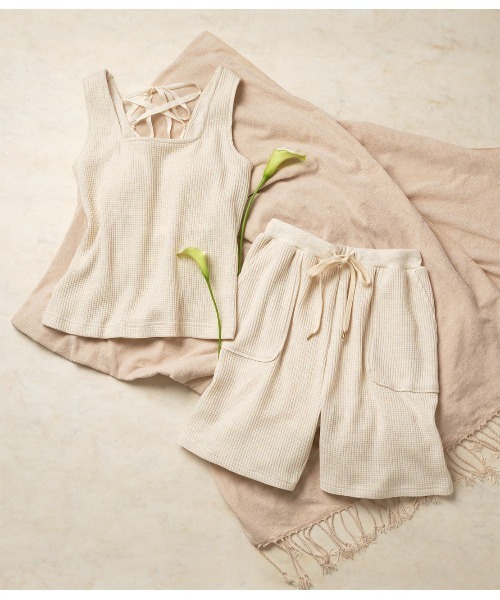 PEACH JOHN（ピーチジョン）の「【柔らかワッフル素材のパッド付きタンクトップ】ワンマイルワッフルパデットタンク（タンクトップ・レディース・ブラウン/グレー/アイボリー・S/M/M/L）」の14枚目の写真