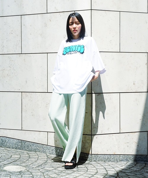 UNIIT(ユニット)の「【UNIIT/ユニット】グラフティロゴ アップリケロゴ ビッグシルエットTシャツ(Tシャツ/カットソー・メンズ・ホワイト/ブラック/パープル/グリーン・MEDIUM/LARGE)」の13枚目の写真