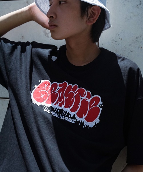 UNIIT(ユニット)の「【UNIIT/ユニット】グラフティロゴ アップリケロゴ ビッグシルエットTシャツ(Tシャツ/カットソー・メンズ・ホワイト/ブラック/パープル/グリーン・MEDIUM/LARGE)」の22枚目の写真