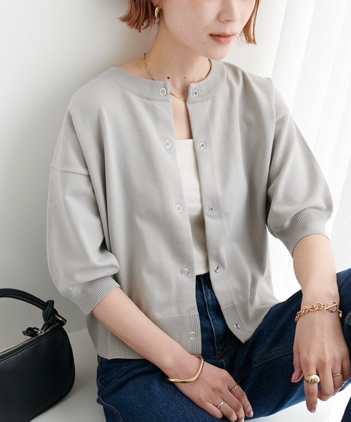 DISCOAT（ディスコート）の「【新色追加/夏の羽織に♪】ライトスポンディッシュ半袖カーディガン《WEB限定》（カーディガン/ボレロ・レディース・アイボリー/ブラック/グリーン/ピンク/オレンジ/サックスブルー/イエロー/ホワイト×ブラック/グレー/モカ/グリーン系その他/ネイビー/カーキ/グレイッシュベージュ/レモンイエロー/チャコールグレー・FREE）」の5枚目の写真