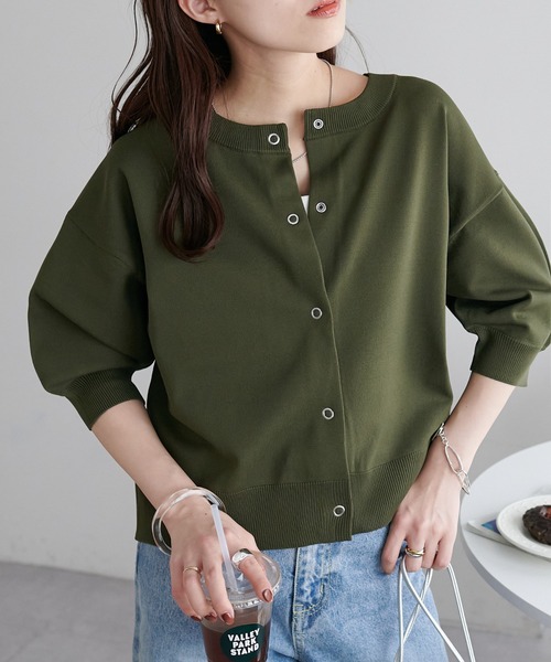 DISCOAT（ディスコート）の「【新色追加/夏の羽織に♪】ライトスポンディッシュ半袖カーディガン《WEB限定》（カーディガン/ボレロ・レディース・アイボリー/ブラック/グリーン/ピンク/オレンジ/サックスブルー/イエロー/ホワイト×ブラック/グレー/モカ/グリーン系その他/ネイビー/カーキ/グレイッシュベージュ/レモンイエロー/チャコールグレー・FREE）」の21枚目の写真