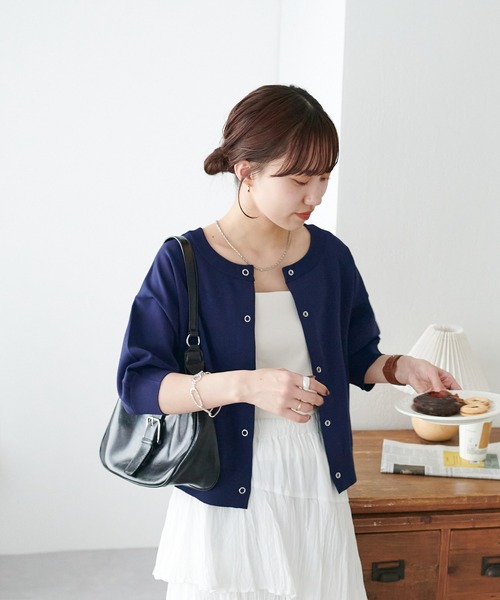 DISCOAT（ディスコート）の「【新色追加/夏の羽織に♪】ライトスポンディッシュ半袖カーディガン《WEB限定》（カーディガン/ボレロ・レディース・アイボリー/ブラック/グリーン/ピンク/オレンジ/サックスブルー/イエロー/ホワイト×ブラック/グレー/モカ/グリーン系その他/ネイビー/カーキ/グレイッシュベージュ/レモンイエロー/チャコールグレー・FREE）」の19枚目の写真