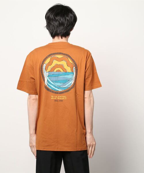 rip curl(リップカール)の「【RIPCURL(リップカール)】RAYS AND TUBED TEE/バックプリントTシャツ(Tシャツ/カットソー・メンズ・ネイビー/テラコッタ/ホワイト・SMALL/X-LARGE/MEDIUM/X-SMALL/LARGE)」の9枚目の写真