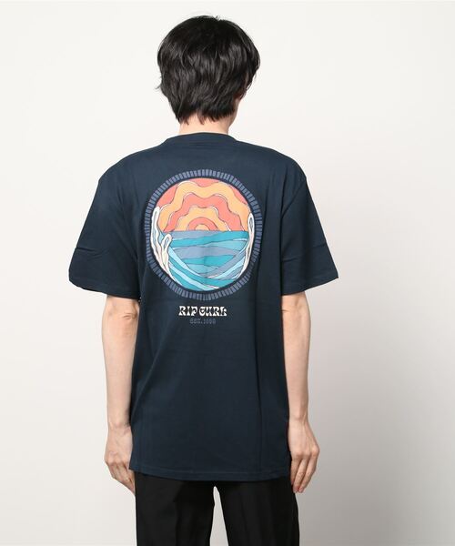 rip curl(リップカール)の「【RIPCURL(リップカール)】RAYS AND TUBED TEE/バックプリントTシャツ(Tシャツ/カットソー・メンズ・ネイビー/テラコッタ/ホワイト・SMALL/X-LARGE/MEDIUM/X-SMALL/LARGE)」の7枚目の写真