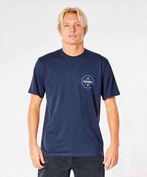rip curl(リップカール)の「【RIPCURL(リップカール)】RAYS AND TUBED TEE/バックプリントTシャツ(Tシャツ/カットソー・メンズ・ネイビー/テラコッタ/ホワイト・SMALL/X-LARGE/MEDIUM/X-SMALL/LARGE)」の8枚目の写真