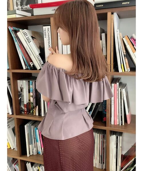 RESEXXY(リゼクシー)の「ラッフルフリルオフショルブラウス(シャツ/ブラウス・レディース・アイボリー/ブラック/マスタード/パープル・FREE)」の9枚目の写真