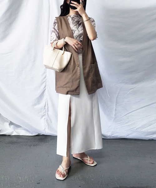 me+em select（ミームセレクト）の「コットンリネンオーバーサイズスリットジレベスト（ベスト・レディース・ブラック/ベージュ/ブラウン/ナチュラル・MEDIUM）」の18枚目の写真