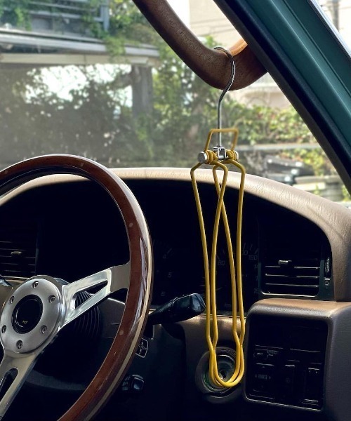 DULTON（ダルトン）の「FOLDING HANGER/折りたたみ ハンガー（収納グッズ・メンズ・ネイビー/グレー/レッド/オリーブ/イエロー/アイボリー/ブルーグリーン・FREE）」の6枚目の写真